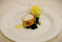 Medaglione di pescatrice con rigatino e gelato allo zafferano